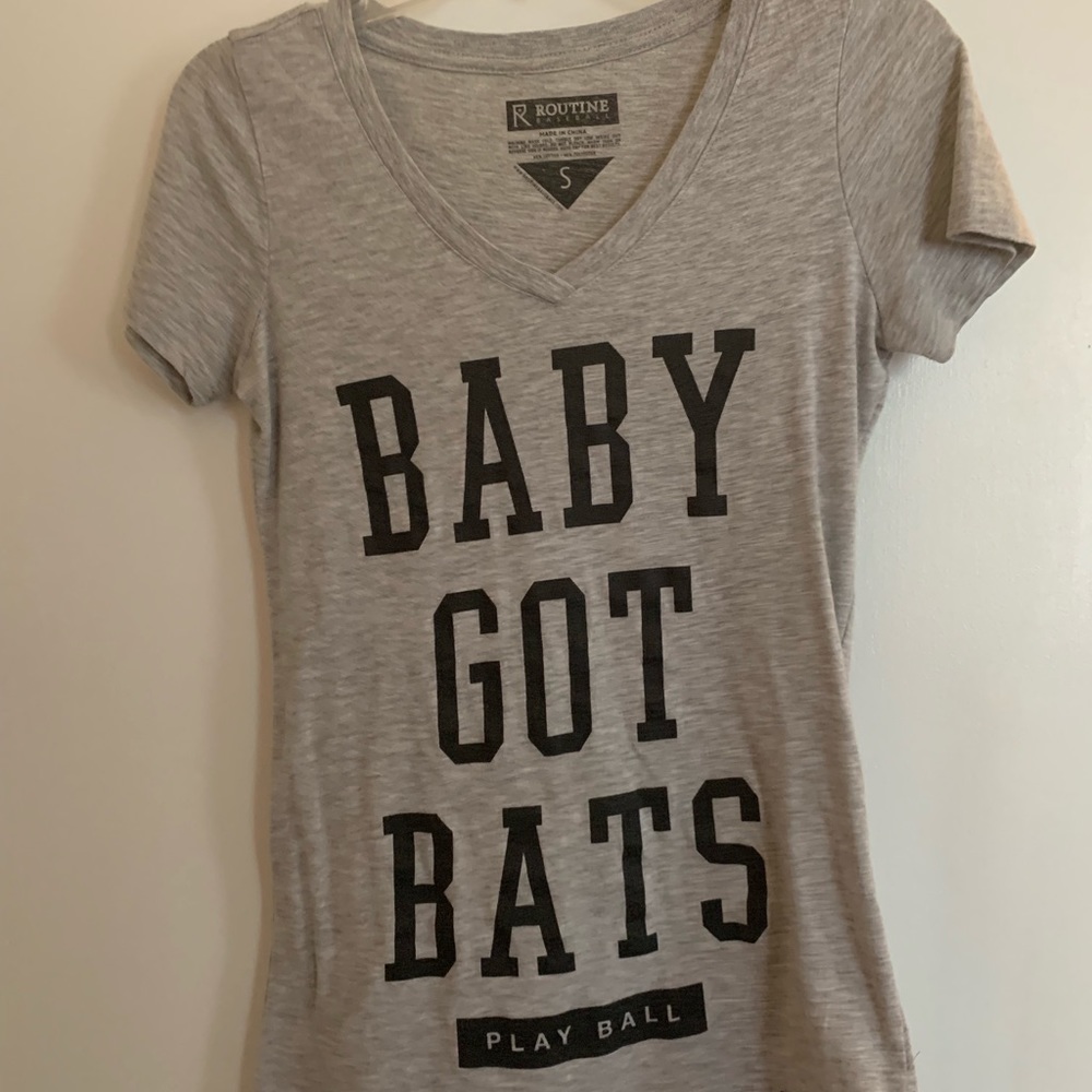V-neck Tee Routine Baseball